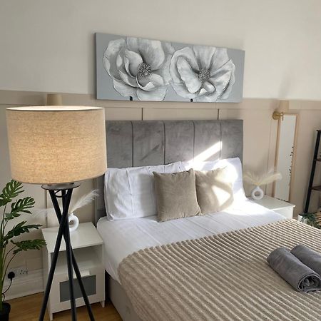 מנצ'סטר Modern Townhouse-Free Parking-Games Room-Fast W-Ifi מראה חיצוני תמונה