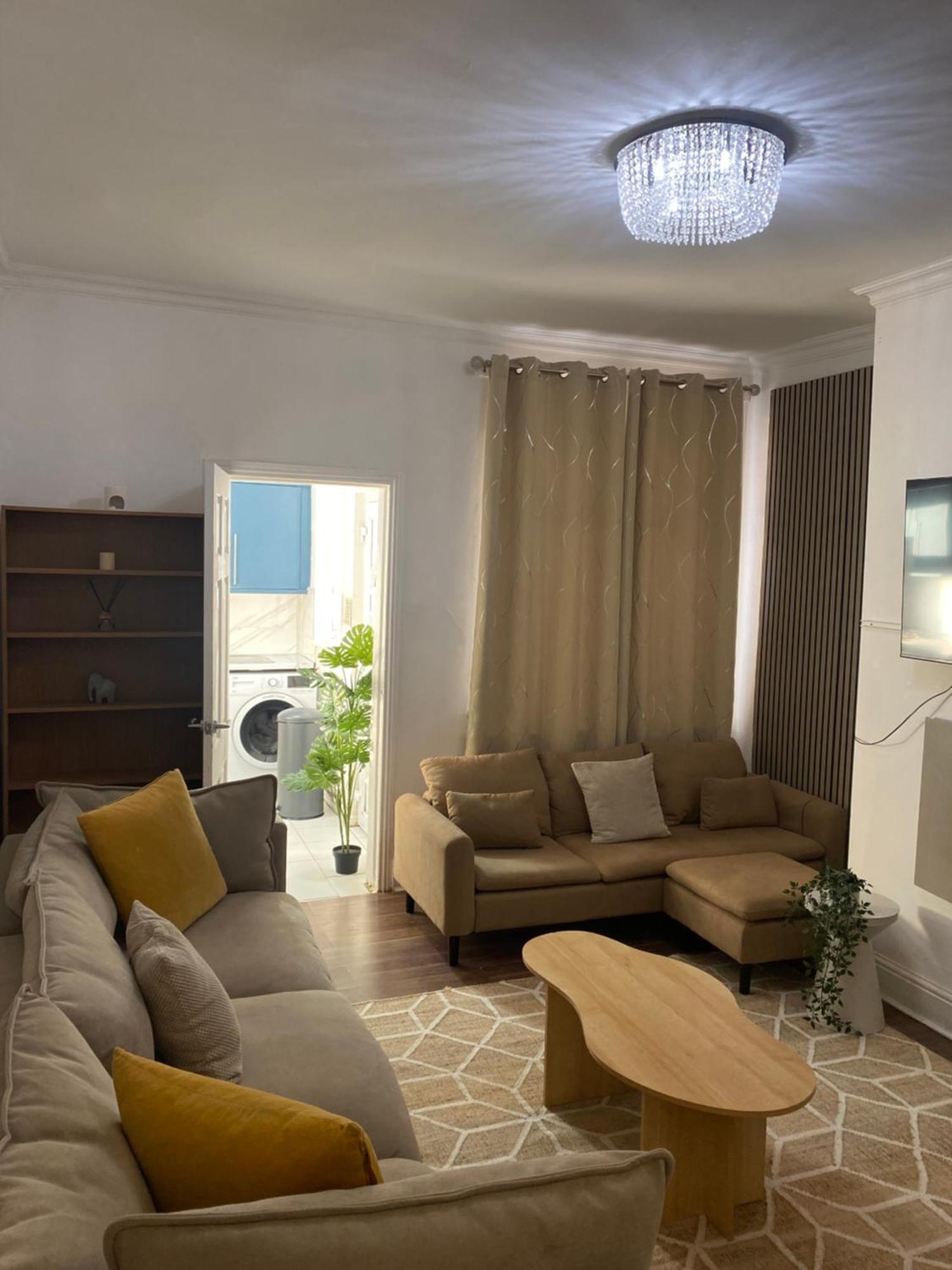 מנצ'סטר Modern Townhouse-Free Parking-Games Room-Fast W-Ifi מראה חיצוני תמונה